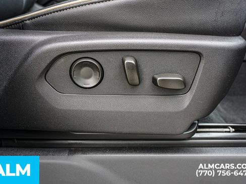 Used 2025 Chevrolet Suburban Premier AWD/4WD image 50