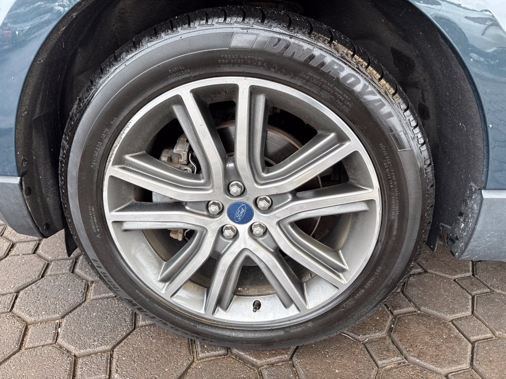 Used 2019 Ford Edge Titanium w/ Cold Weather Package AWD/4WD image 11