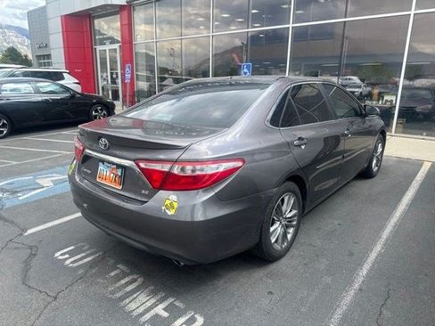 Used 2015 Toyota Camry SE FWD image 3