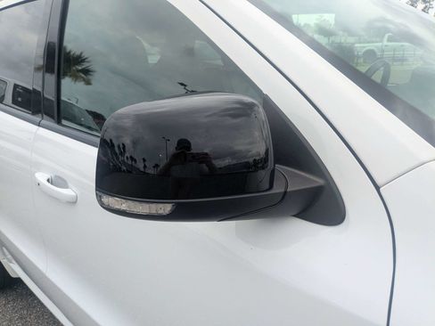 Used 2024 Dodge Durango GT RWD image 12