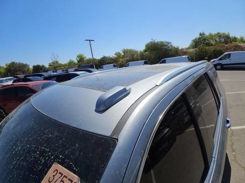 Used 2025 GMC Yukon Denali w/ Denali Reserve Package AWD/4WD image 9