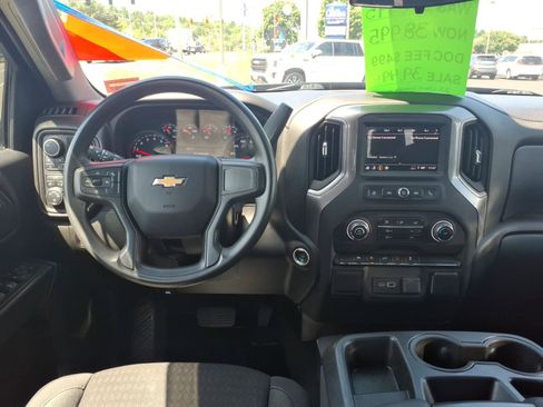 Used 2023 Chevrolet Silverado 1500 Custom AWD/4WD image 9