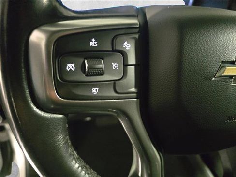 Used 2022 Chevrolet Suburban LT AWD/4WD image 19