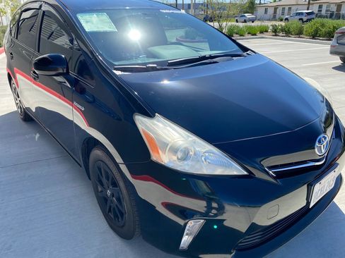 Used 2014 Toyota Prius V Three image 28