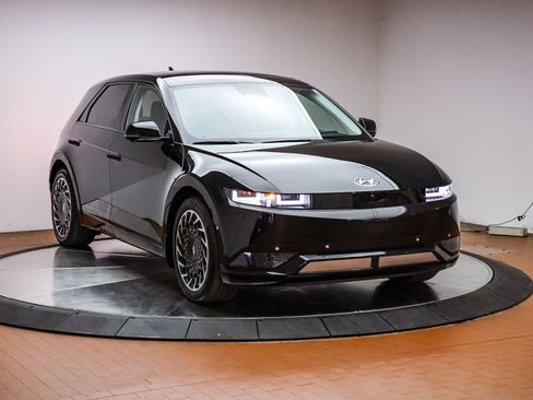 Used 2023 Hyundai Ioniq 5 Limited w/ Cargo Package AWD/4WD image 3