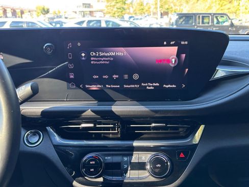 Used 2025 Buick Envista Sport Touring image 21