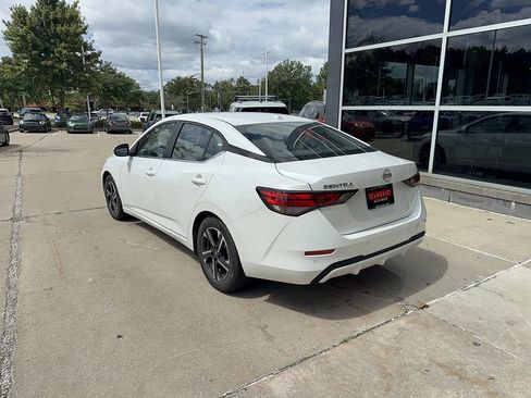 Used 2025 Nissan Sentra SV FWD image 3