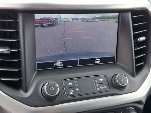 Used 2021 GMC Acadia SLE w/ Driver Convenience Package FWD image 18