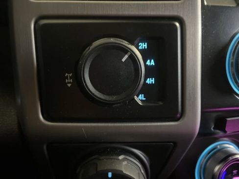 Used 2016 Ford F150 Platinum w/ Technology Package image 24