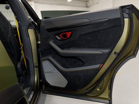 Used 2024 Lamborghini Urus Performante AWD/4WD image 67