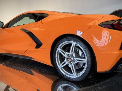 Used 2024 Chevrolet Corvette Stingray Premium Cpe w/ Z51 Performance Package RWD image 21