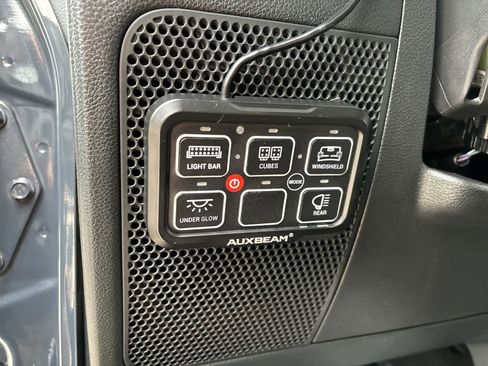 Used 2018 Jeep Wrangler Sport image 8