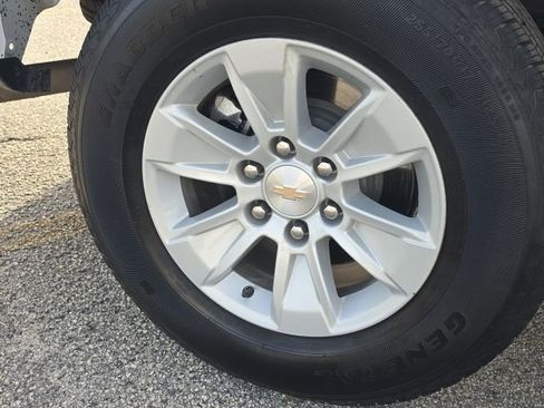 Used 2025 Chevrolet Silverado 1500 W/T image 10