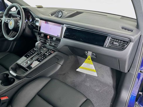 New 2026 Porsche Macan AWD/4WD image 30