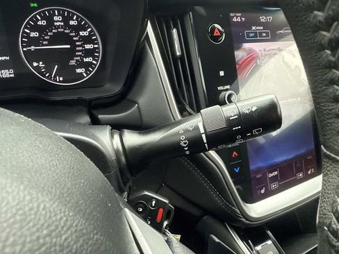 Used 2021 Subaru Outback Premium image 36