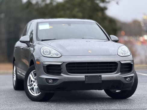 Used 2018 Porsche Cayenne Platinum Edition image 3
