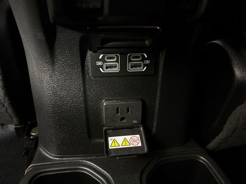 Used 2023 Jeep Gladiator Overland image 34