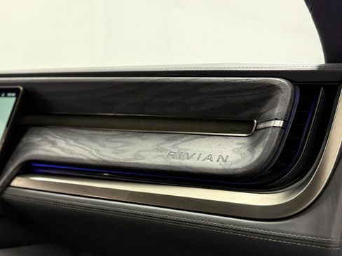Used 2022 Rivian R1T Launch Edition image 32