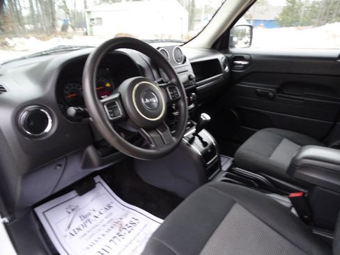 Used 2015 Jeep Patriot Sport image 9