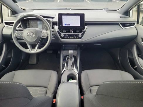 Used 2025 Toyota Corolla SE FWD image 2