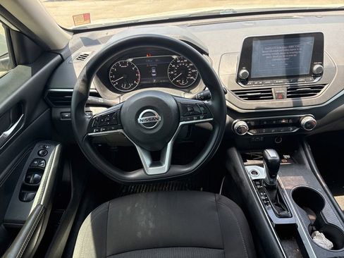 Used 2020 Nissan Altima 2.5 S FWD image 14