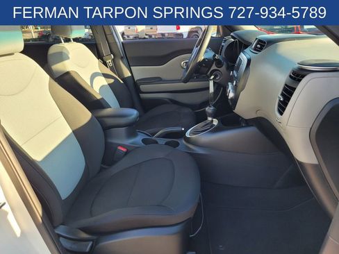 Used 2018 Kia Soul Base 4D Hatchback image 20