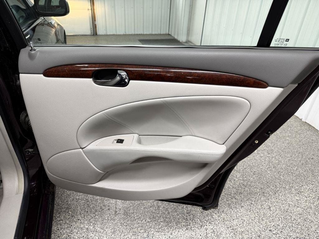Used 2008 Buick Lucerne CXL FWD image 23