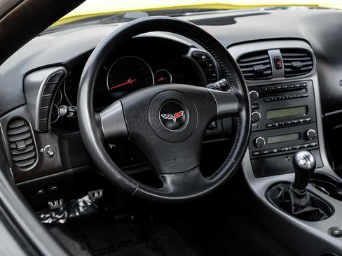 Used 2007 Chevrolet Corvette w/ Performance Package image 17