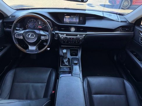 Used 2017 Lexus ES 350 w/ Premium Package FWD image 9