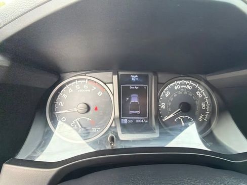 Used 2017 Toyota Tacoma TRD Off-Road w/ Tow Package (A/T) AWD/4WD image 56