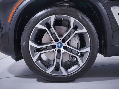 Used 2024 BMW X5 xDrive50e w/ Premium Package AWD/4WD image 2