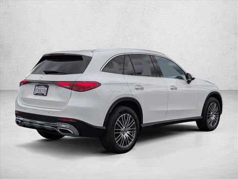 Used 2025 Mercedes-Benz GLC 300 image 5