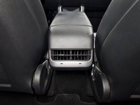Used 2021 Tesla Model Y 2WD image 19