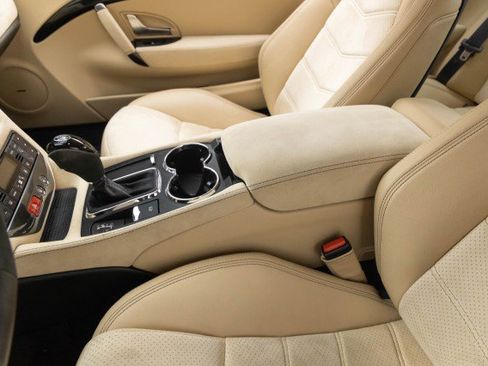 Used 2015 Maserati GranTurismo Sport image 16