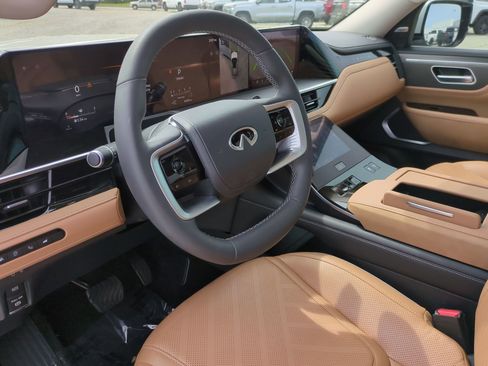 Used 2026 INFINITI QX80 Luxe image 18