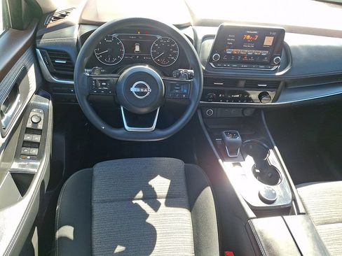 Used 2023 Nissan Rogue SV AWD/4WD image 2