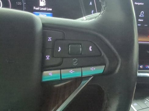 Used 2022 Cadillac Escalade Luxury w/ LPO, Floor Liner Package AWD/4WD image 16