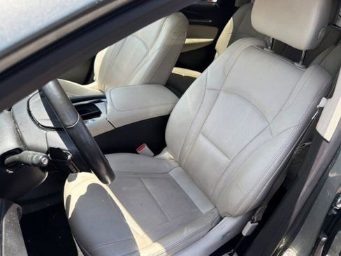 Used 2023 Buick Enclave Essence w/ Experience Buick Package FWD image 6