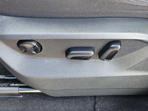 Used 2019 Volkswagen Atlas SE w/ Towing Package image 14