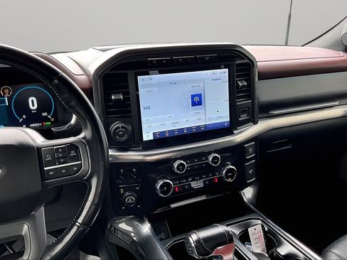 Used 2022 Ford F150 Lariat image 6