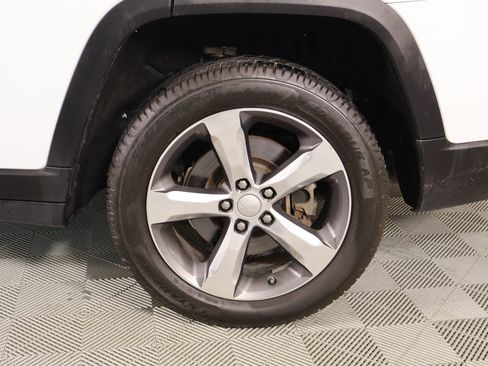 Used 2021 Jeep Grand Cherokee L Limited AWD/4WD image 21