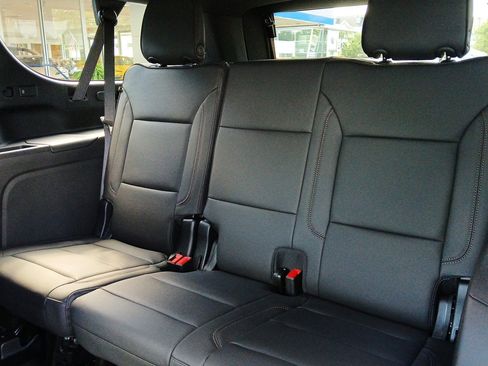 New 2025 Chevrolet Suburban High Country image 24