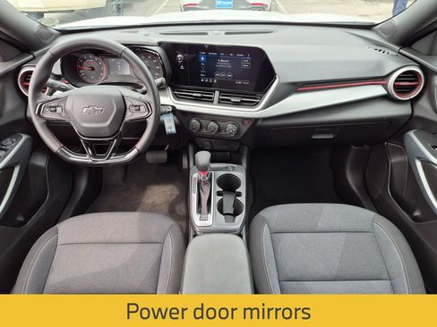 Used 2026 Chevrolet Trax RS FWD image 25