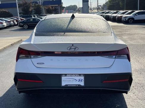 Certified 2026 Hyundai Elantra SE w/ Cargo Package FWD image 6