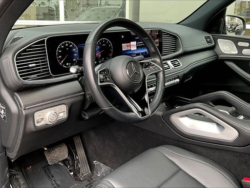 Used 2024 Mercedes-Benz GLS 450 4MATIC image 14