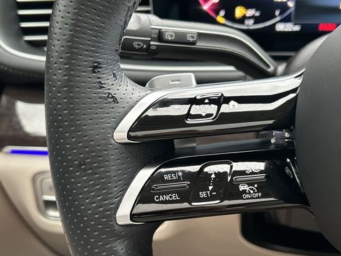Certified 2025 Mercedes-Benz GLS 580 4MATIC image 28