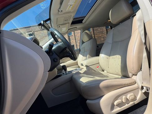 Used 2018 Nissan Pathfinder Platinum FWD image 2