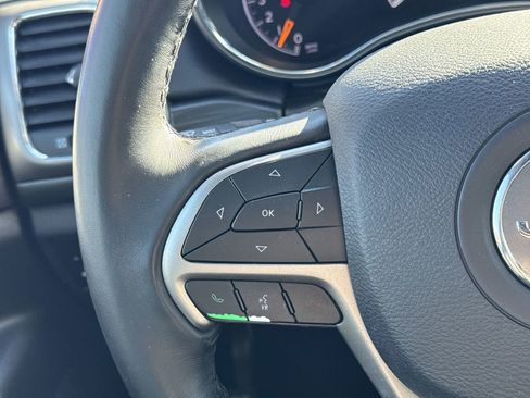 Used 2020 Jeep Grand Cherokee Laredo image 19