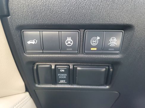 Used 2020 Nissan Armada Platinum w/ Captain's Chairs Package image 27