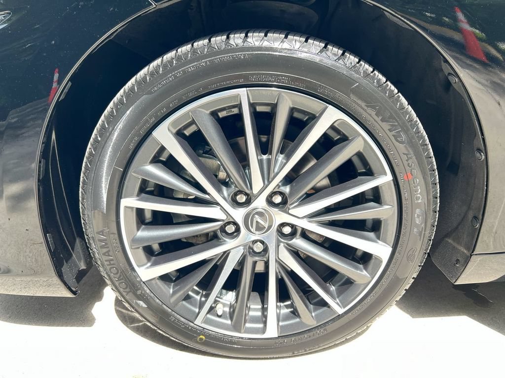 Certified 2024 Lexus ES 350 w/ Premium Package FWD image 9